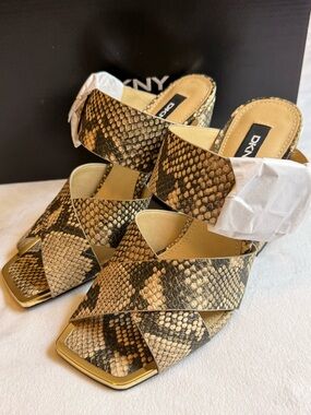 DKNY Lake Snake Embossed Leather Buckle Sandals Sz7 BNIB